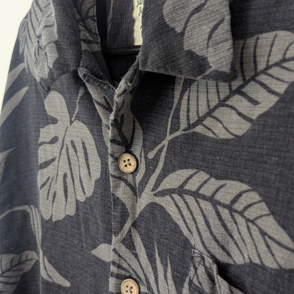 Jamaica Jaxx Men's 100% Silk Black Gray Floral Leaves Hawaiian Aloha Shirt, Sz L - Picture 3 of 6